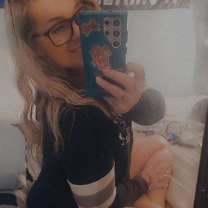 Meet your Posher, Desiree